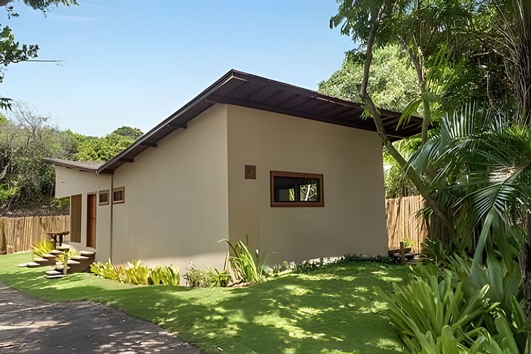 Casa charmosa no jardim: Brisas do Cassange