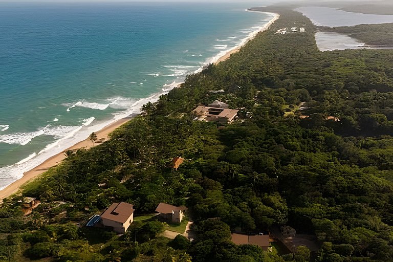 Brisas do Cassange - Villa com 3 casas pé na areia