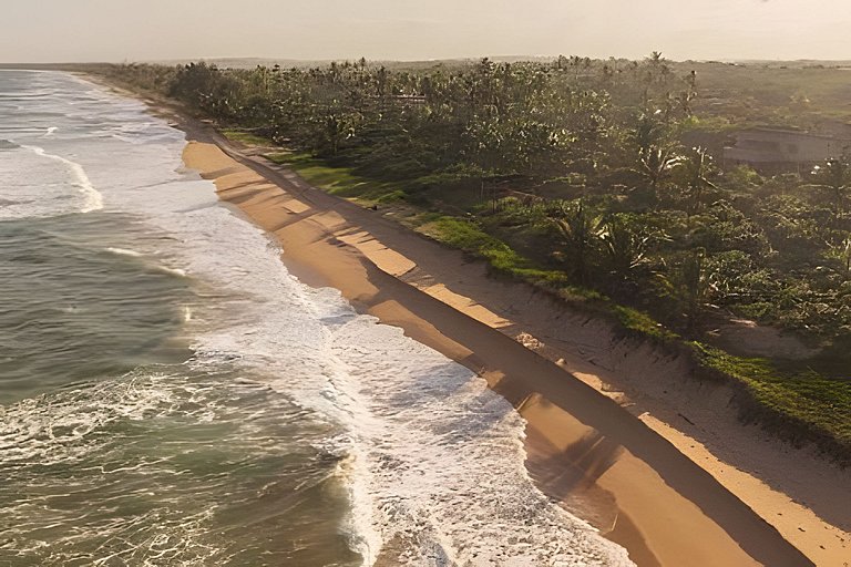 Brisas do Cassange - Villa com 3 casas pé na areia