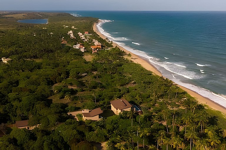 Brisas do Cassange - Villa com 3 casas pé na areia